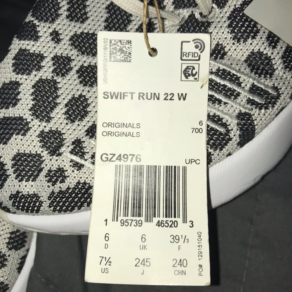 💎✨ New ✨💎 ADIDAS tennis shoes - Picture 5 of 9